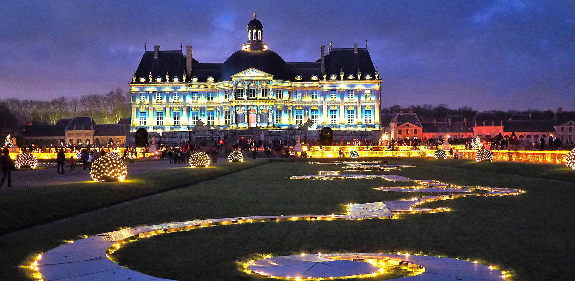 Digital Projection Lights Up Historic French Château for Christmas