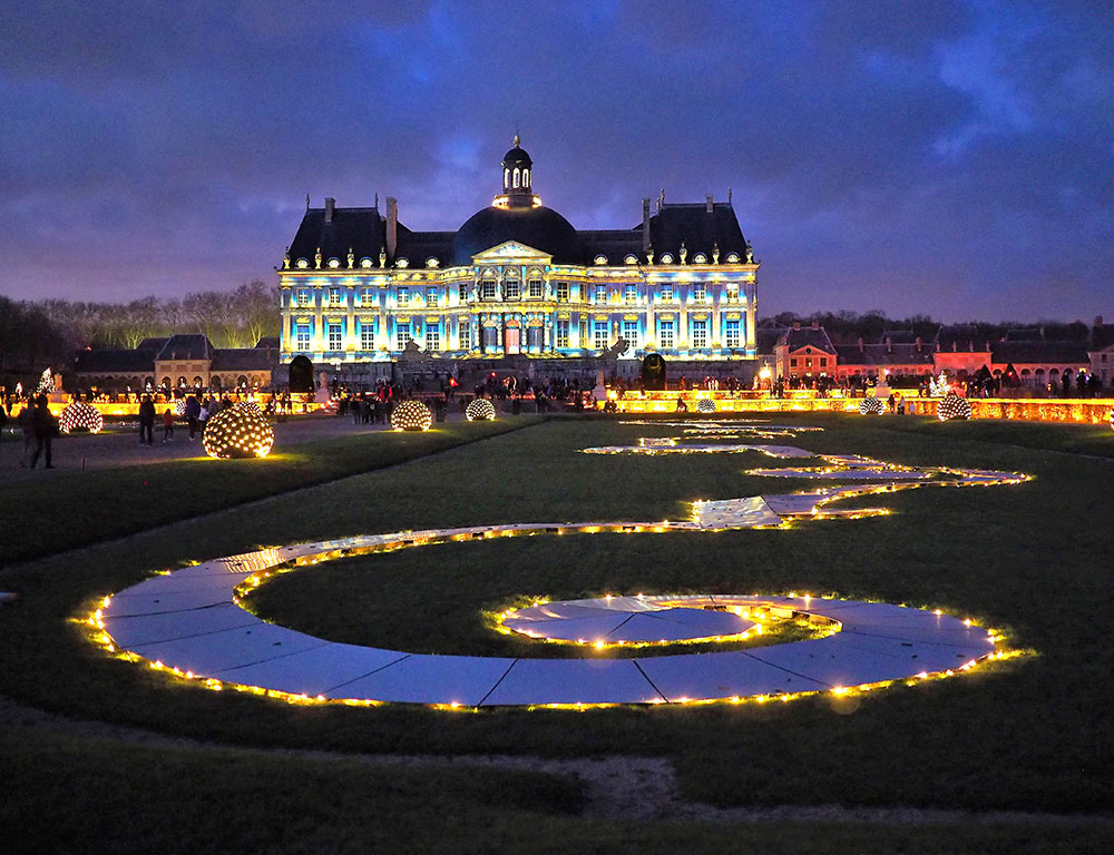 Digital Projection Lights Up Historic French Château for Christmas