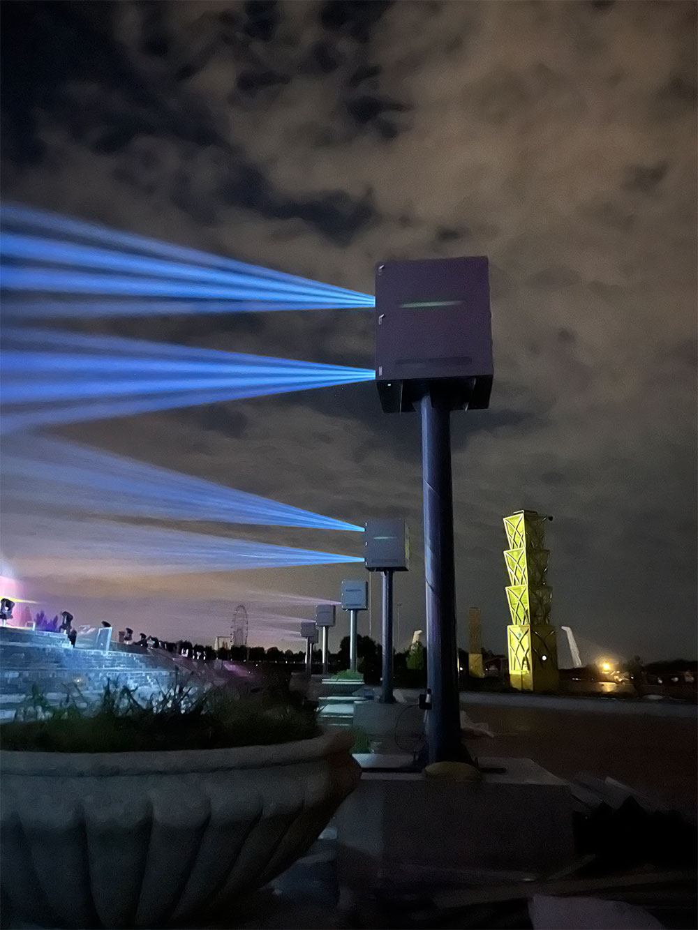 Les spectacles de la fontaine mongole impressionnent le public avec les lasers 1-Chip M-Vision de Digital Projection