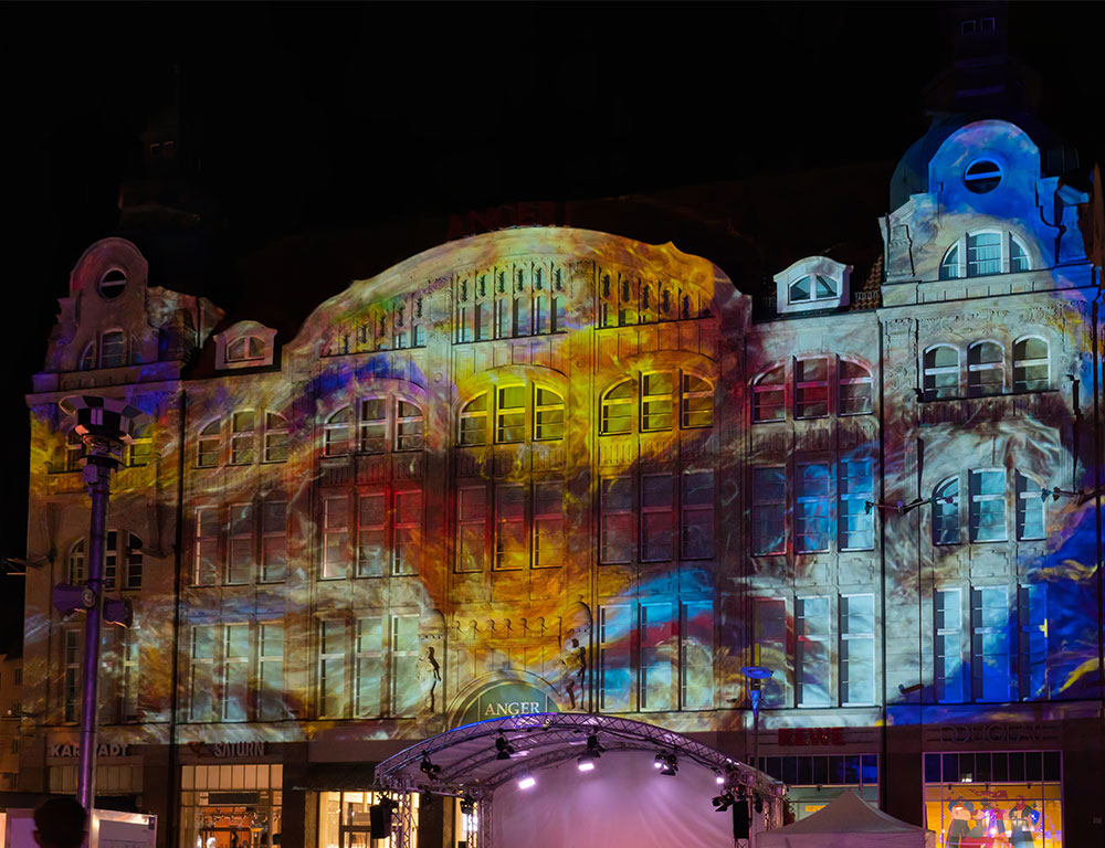 <strong>Celebrating 32 years of German Unity: Digital Projection brings history to life</strong>” />
				                    						    	</div>
						    						</div>
						<!-- Add Pagination -->
                		<div class=