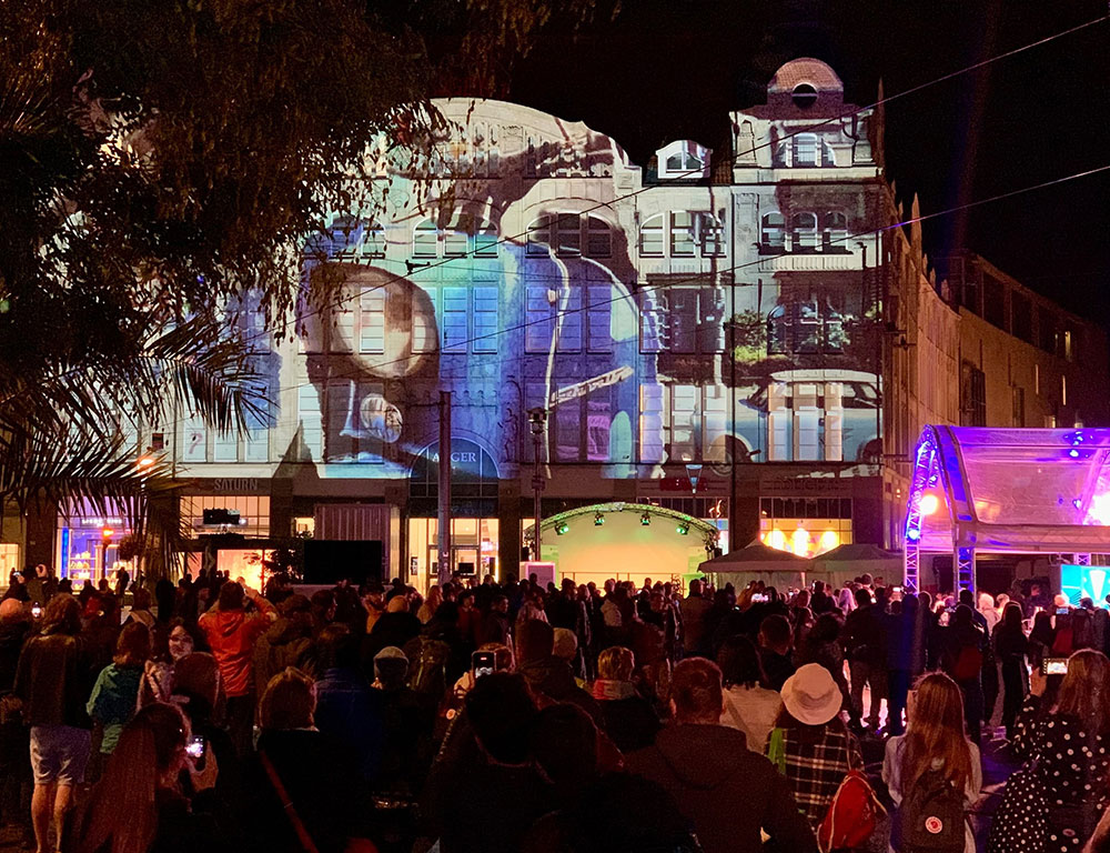 <strong>Celebrating 32 years of German Unity: Digital Projection brings history to life</strong>” />
				                    						    	</div>
						    						</div>
						<!-- Add Pagination -->
                		<div class=