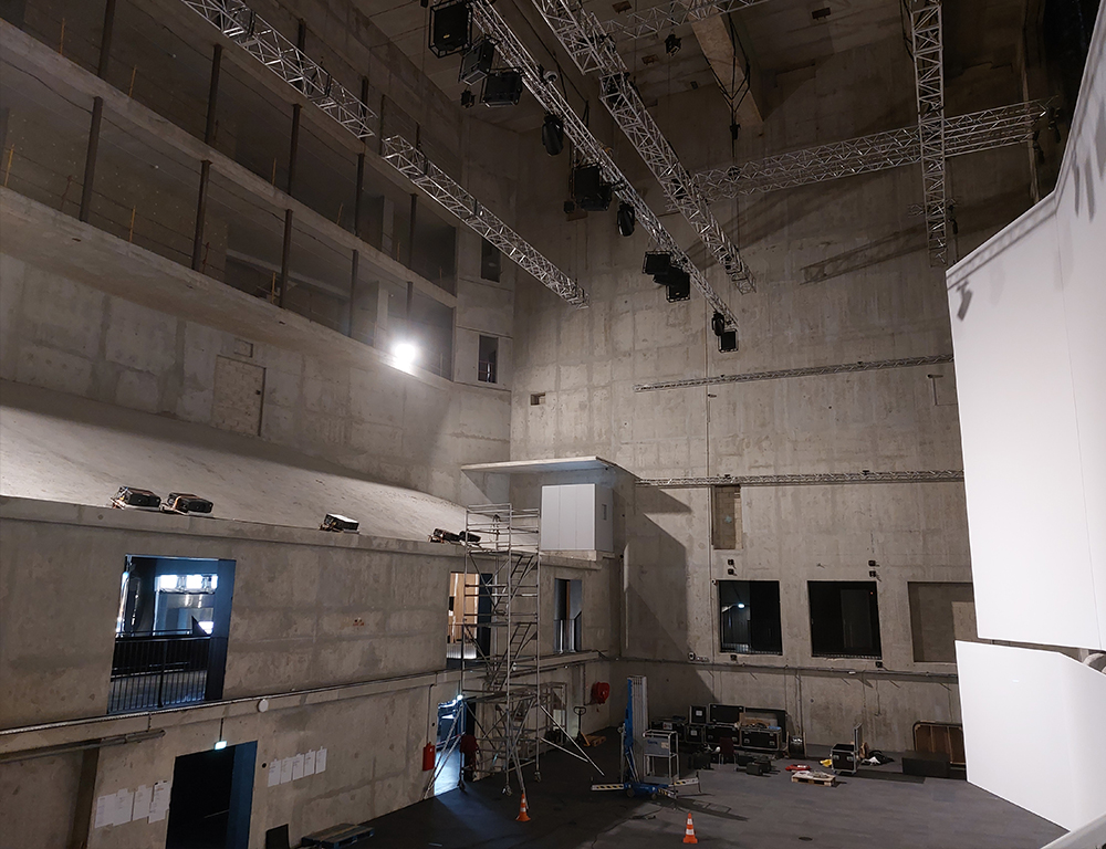 Digital Projection beherrscht die Kunst der Immersion in der Mucha-Ausstellung