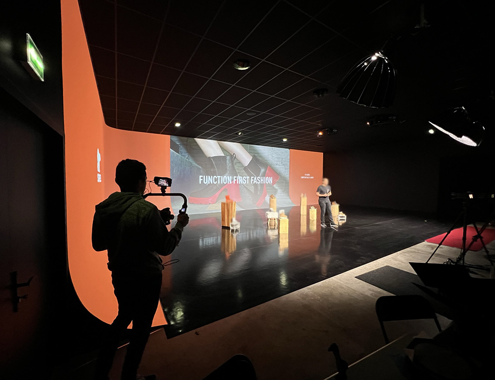 Digital Projection delivers VR versatility for state-of-the-art studio